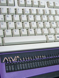 Braille-Terminal an einer Tastatur